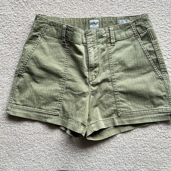 Gap, Olive green shorts, size 0 - Picture 4 of 8